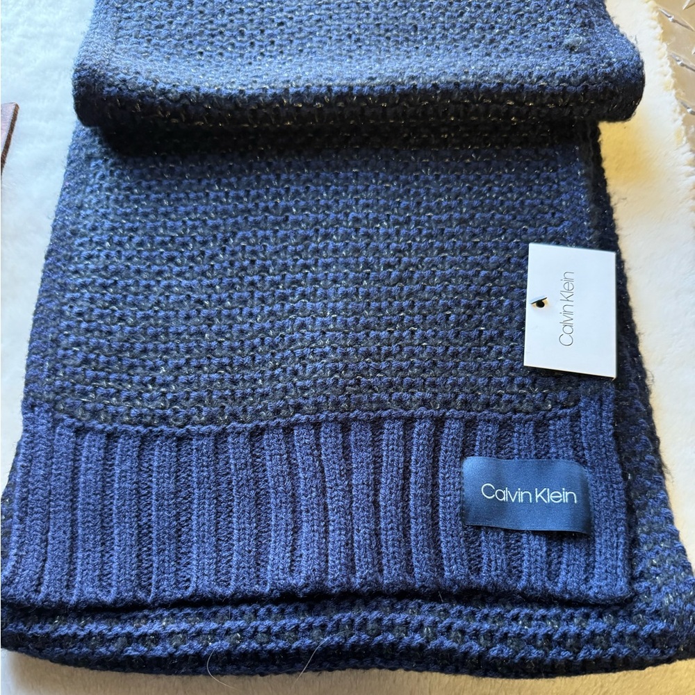 NWT CK LG SCARF